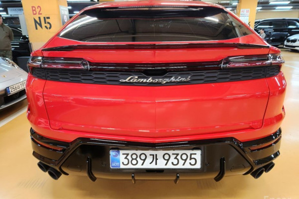 2025 Lamborghini Urus с пробегом 53 км