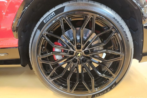 2025 Lamborghini Urus с пробегом 53 км