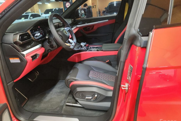 2025 Lamborghini Urus с пробегом 53 км