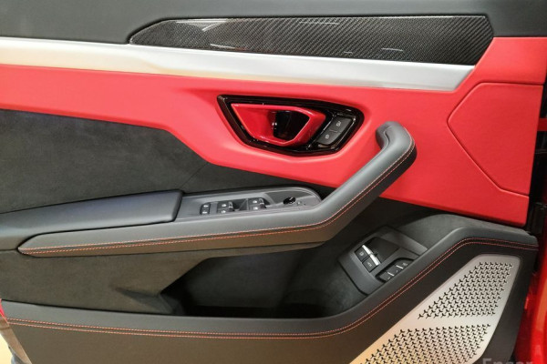 2025 Lamborghini Urus с пробегом 53 км