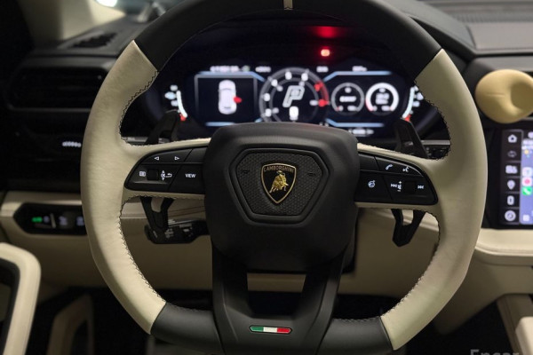 2025 Lamborghini Urus с пробегом 3 000 км
