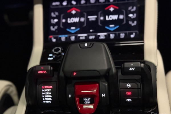 2025 Lamborghini Urus с пробегом 3 000 км