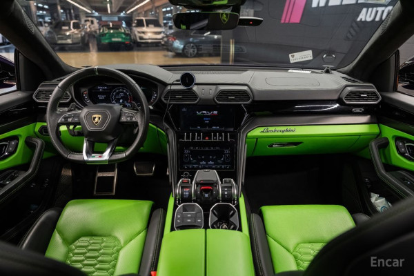 2022 Lamborghini Urus с пробегом 9 500 км