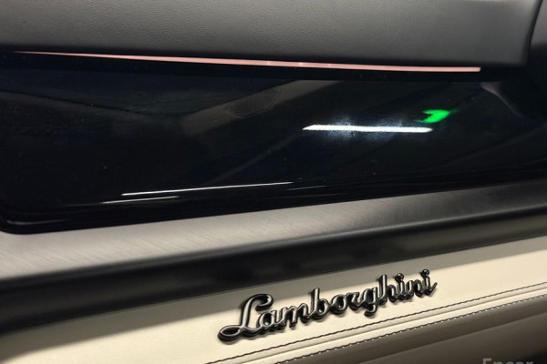 2025 Lamborghini Urus с пробегом 3 000 км