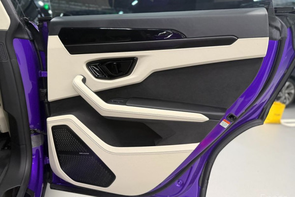 2025 Lamborghini Urus с пробегом 3 000 км