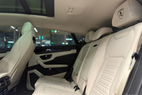 2025 Lamborghini Urus с пробегом 3 000 км