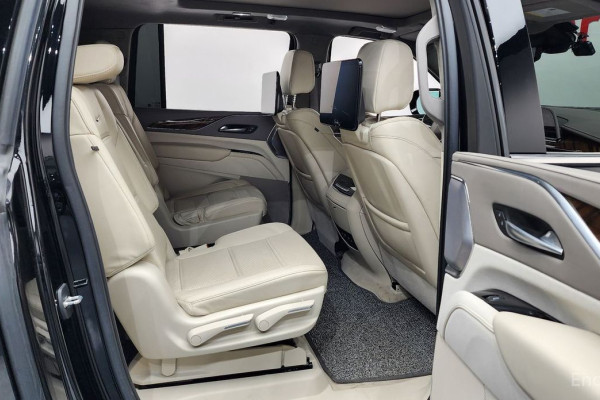 2022 Cadillac Escalade с пробегом 62 878 км