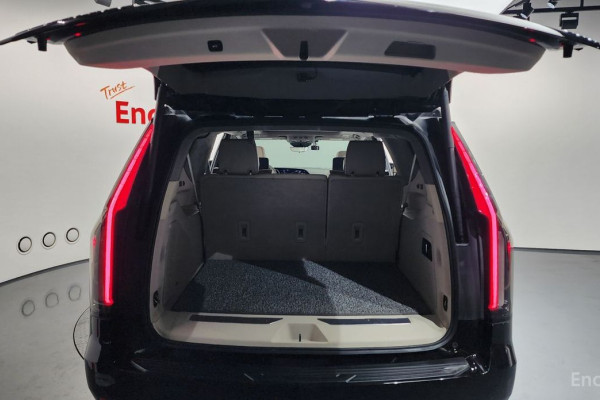 2022 Cadillac Escalade с пробегом 62 878 км