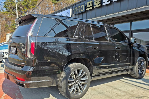 2022 Cadillac Escalade с пробегом 26 305 км