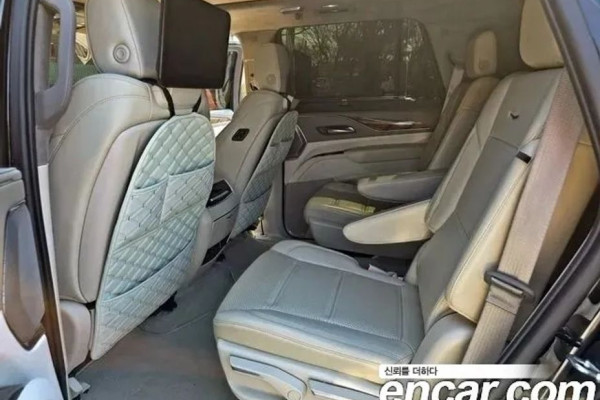 2022 Cadillac Escalade с пробегом 26 305 км