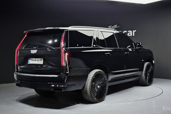 2022 Cadillac Escalade с пробегом 27 583 км