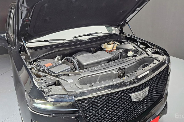 2022 Cadillac Escalade с пробегом 27 583 км