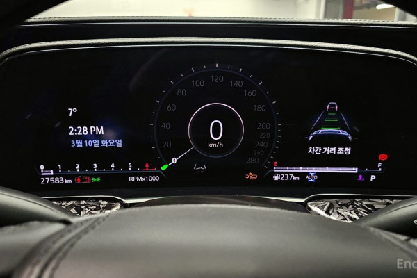 2022 Cadillac Escalade с пробегом 27 583 км