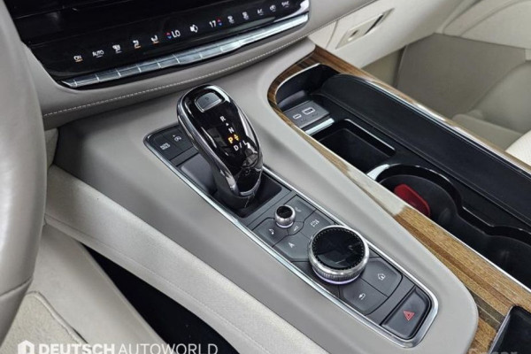 2023 Cadillac Escalade с пробегом 30 833 км