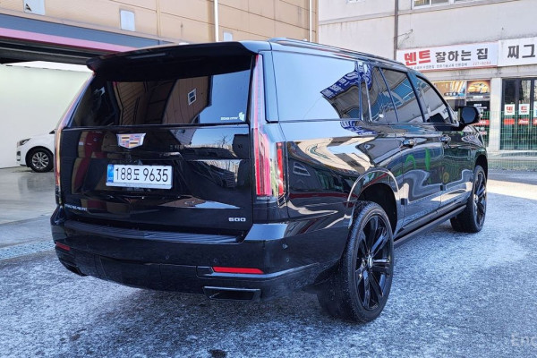 2025 Cadillac Escalade с пробегом 11 104 км