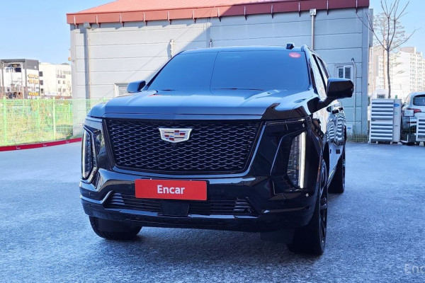 2025 Cadillac Escalade с пробегом 11 104 км