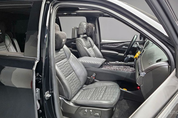 2022 Cadillac Escalade с пробегом 27 583 км