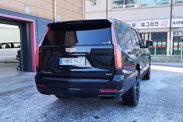 2025 Cadillac Escalade с пробегом 11 104 км