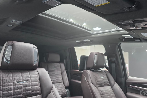 2023 Cadillac Escalade с пробегом 11 775 км