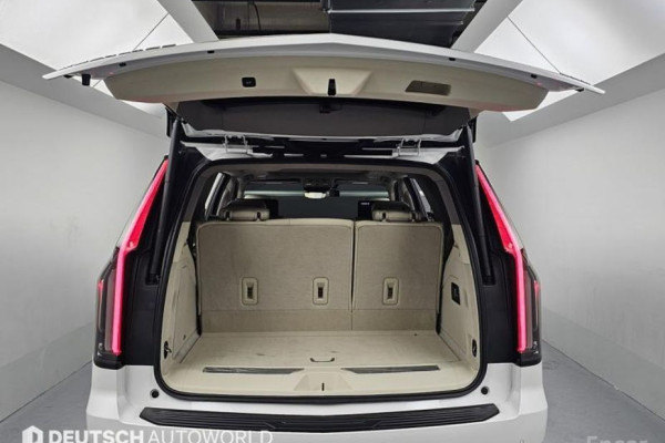 2023 Cadillac Escalade с пробегом 30 833 км