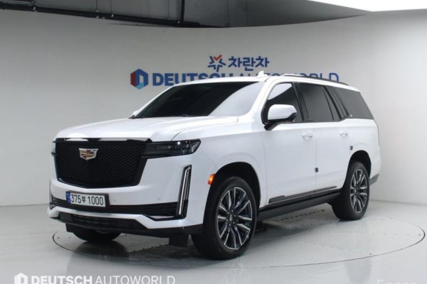 2023 Cadillac Escalade с пробегом 30 833 км