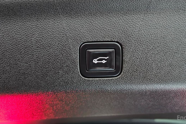 2022 Cadillac Escalade с пробегом 27 583 км