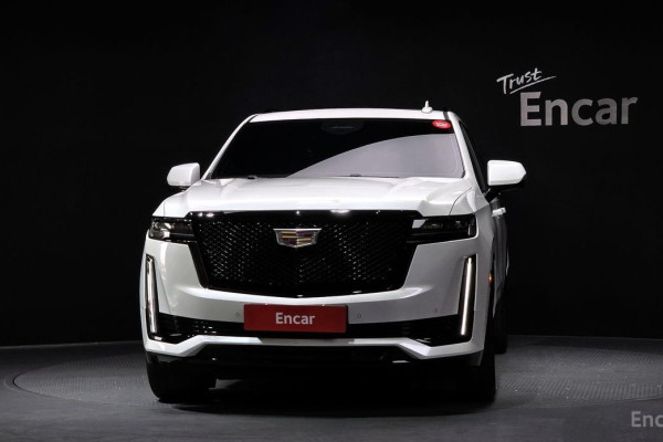 2023 Cadillac Escalade с пробегом 33 678 км