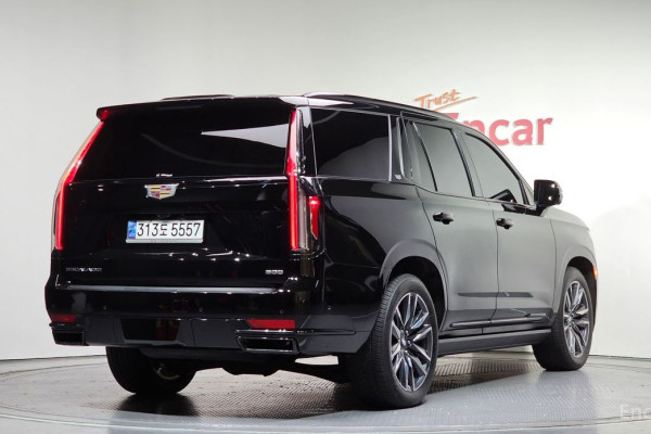 2022 Cadillac Escalade с пробегом 90 909 км
