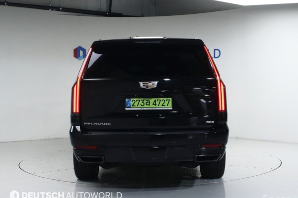 2025 Cadillac Escalade с пробегом 3 935 км
