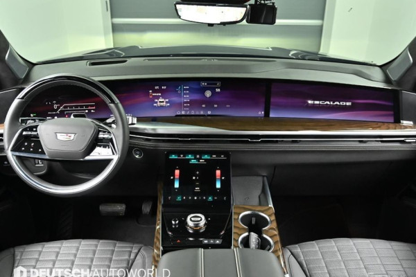 2025 Cadillac Escalade с пробегом 3 935 км