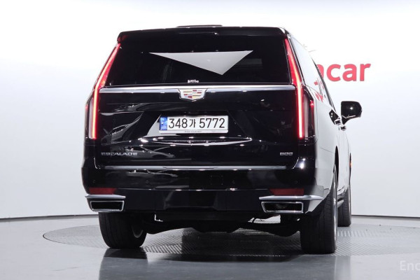2022 Cadillac Escalade с пробегом 57 709 км