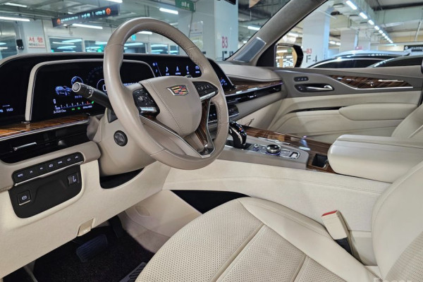 2022 Cadillac Escalade с пробегом 35 613 км