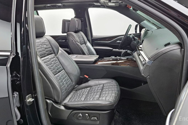 2022 Cadillac Escalade с пробегом 57 709 км