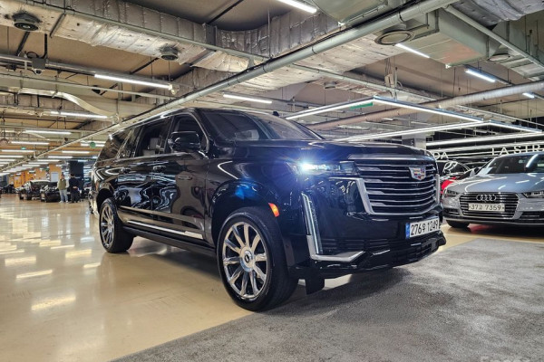 2022 Cadillac Escalade с пробегом 35 613 км