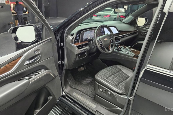 2022 Cadillac Escalade с пробегом 57 709 км