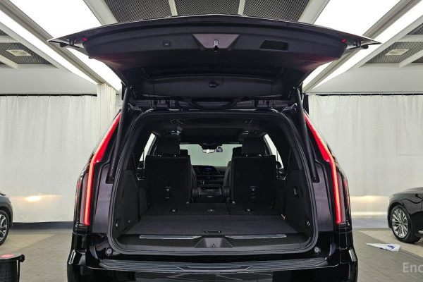 2022 Cadillac Escalade с пробегом 90 909 км