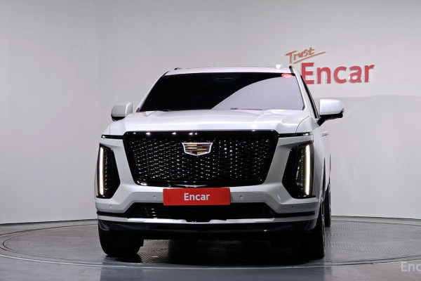 2025 Cadillac Escalade с пробегом 5 888 км