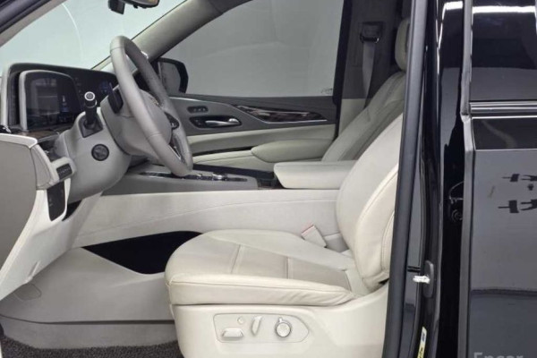 2023 Cadillac Escalade с пробегом 16 334 км