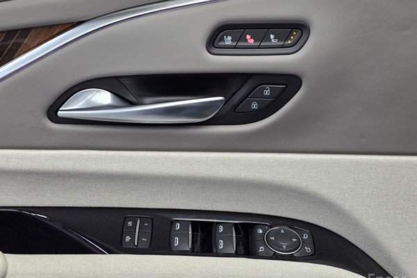 2023 Cadillac Escalade с пробегом 16 334 км