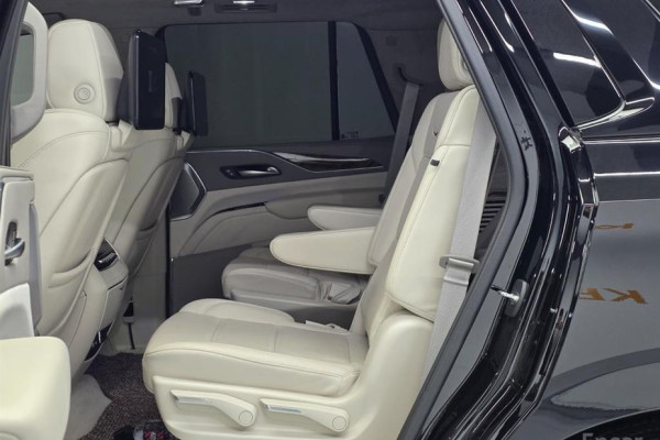 2023 Cadillac Escalade с пробегом 16 334 км