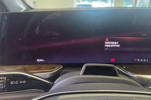 2025 Cadillac Escalade с пробегом 9 244 км