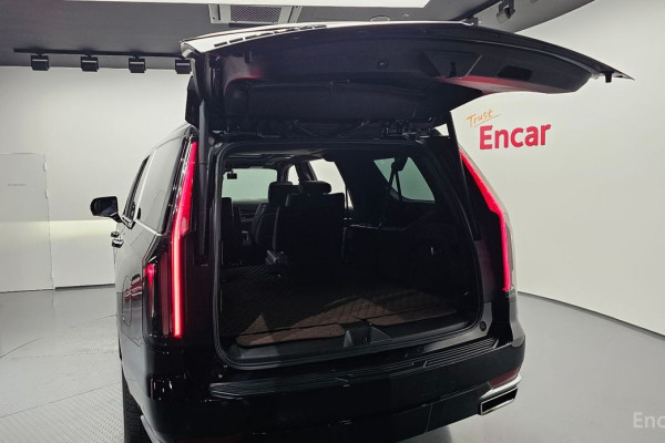 2022 Cadillac Escalade с пробегом 57 709 км