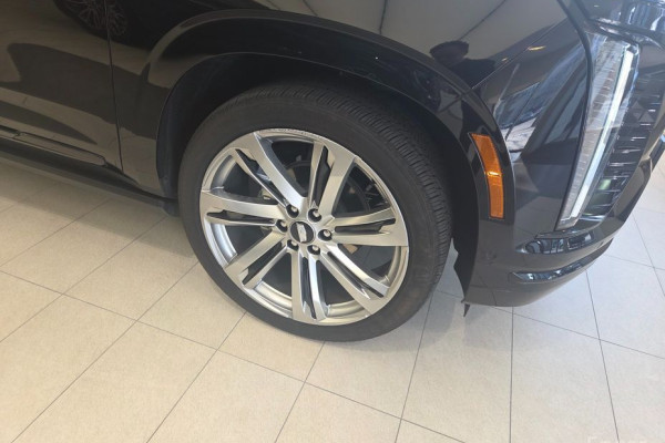 2025 Cadillac Escalade с пробегом 9 244 км