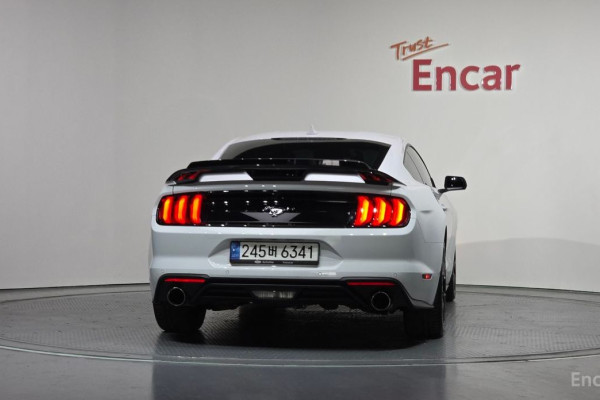 2023 Ford Mustang с пробегом 45 578 км