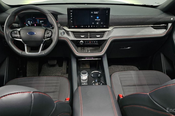 2024 Ford Explorer с пробегом 13 933 км