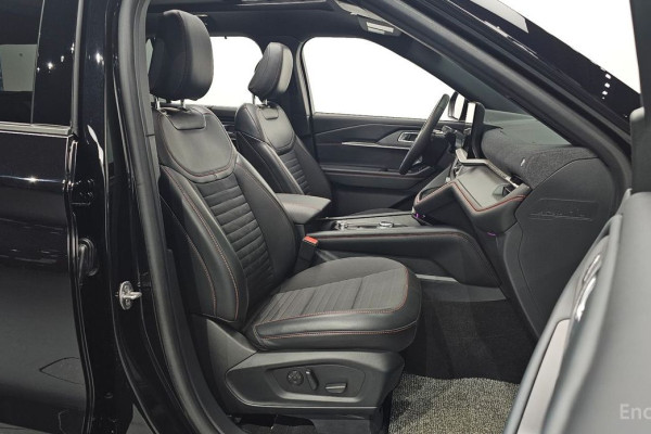 2024 Ford Explorer с пробегом 13 933 км