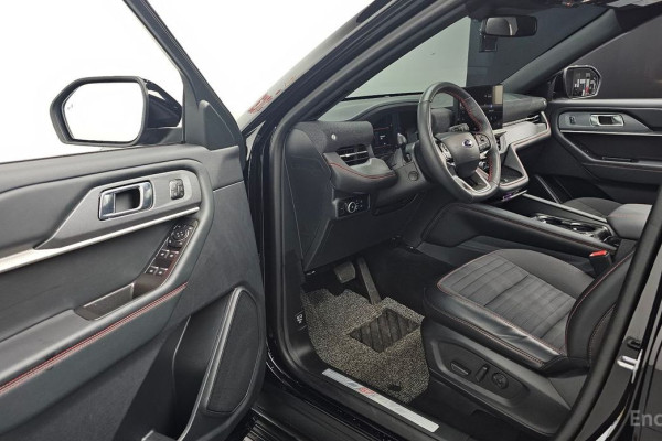 2024 Ford Explorer с пробегом 13 933 км