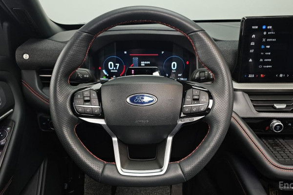 2024 Ford Explorer с пробегом 13 933 км