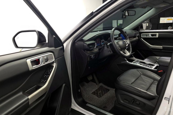 2023 Ford Explorer с пробегом 14 468 км