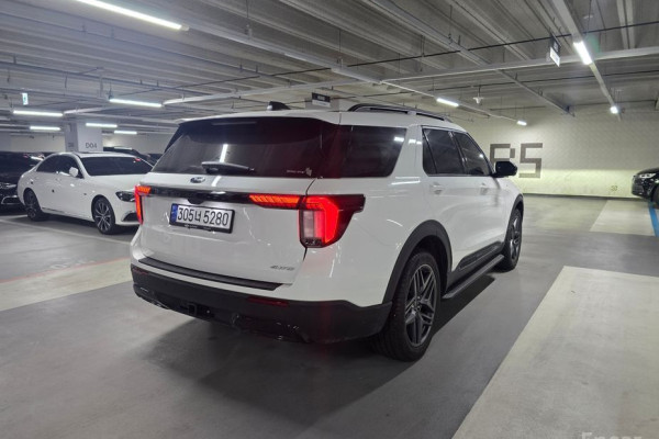 2024 Ford Explorer с пробегом 15 788 км